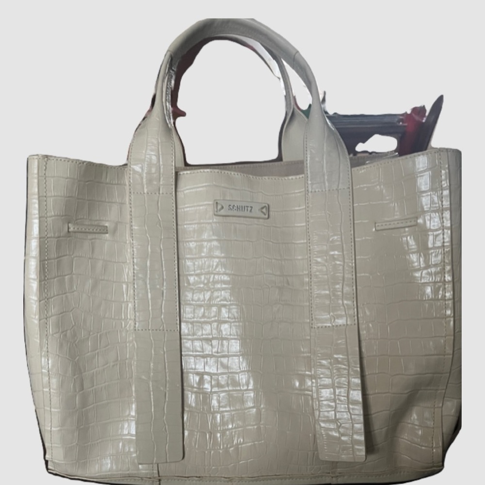 Crocodile pattern eggshell color catch all bag